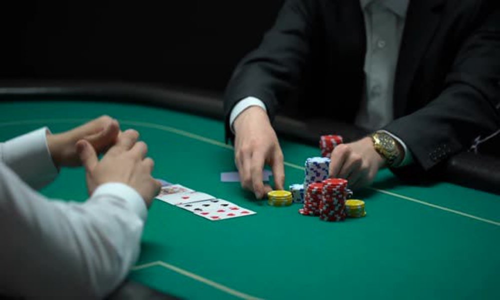 Chơi poker và kinh doanh có nhiều điểm chung