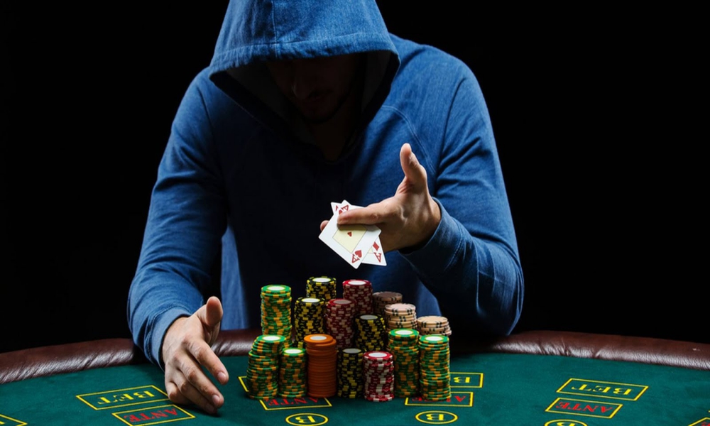 Những sai lầm lớn khiến cho bạn không thể giỏi poker được